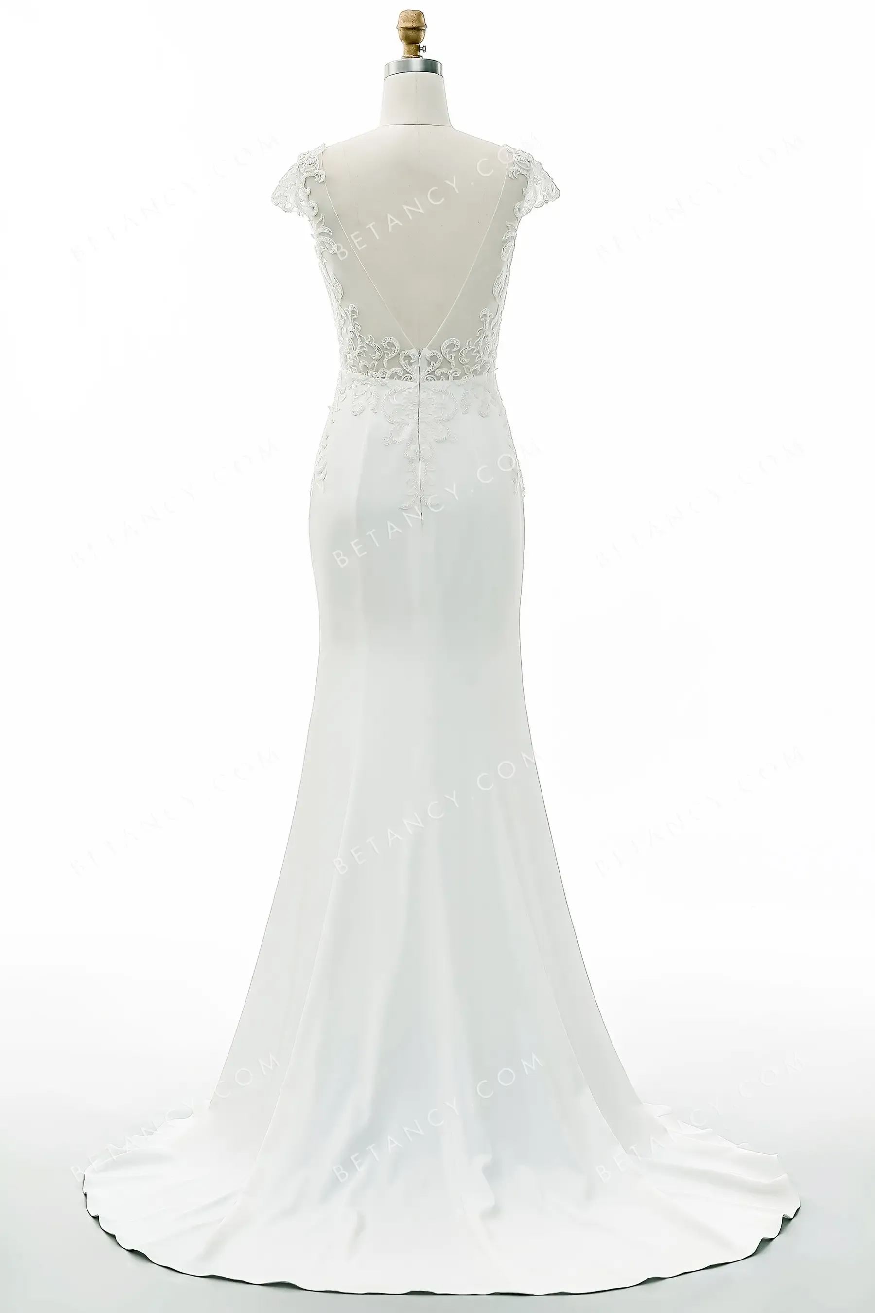 Alluring Lace Cap Sleeve Fishtail Satin Wedding Gown