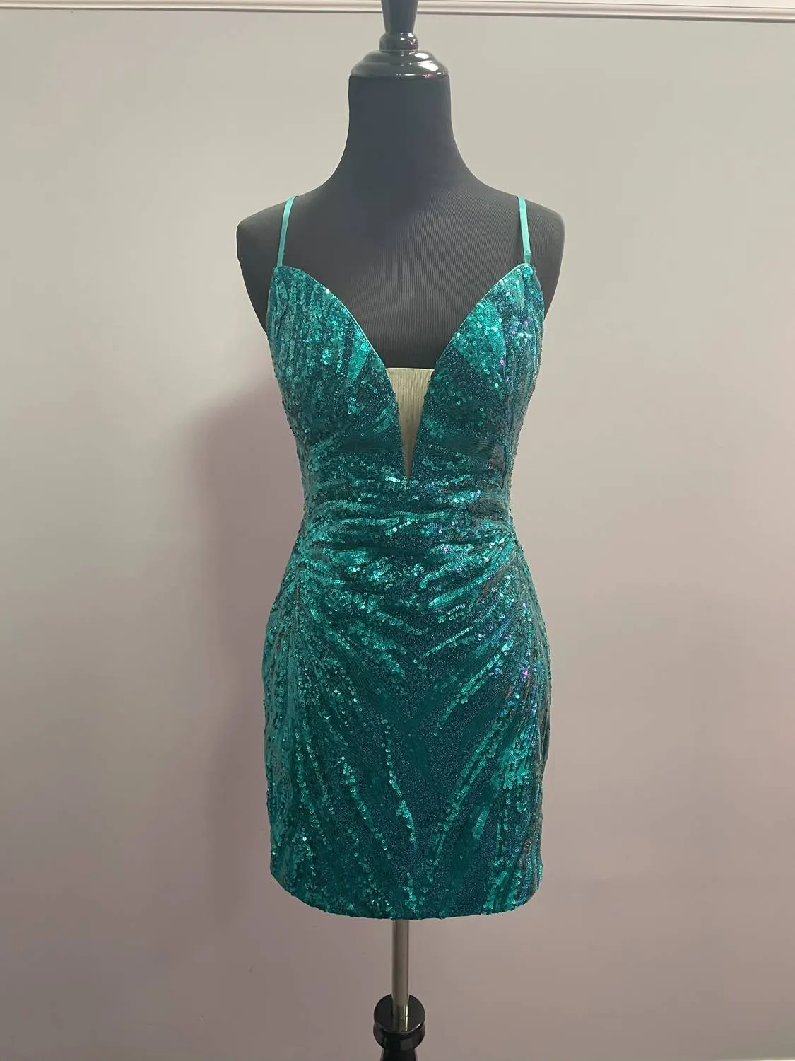 Alyce Paris - Criss Cross Back Sparkly Dress
