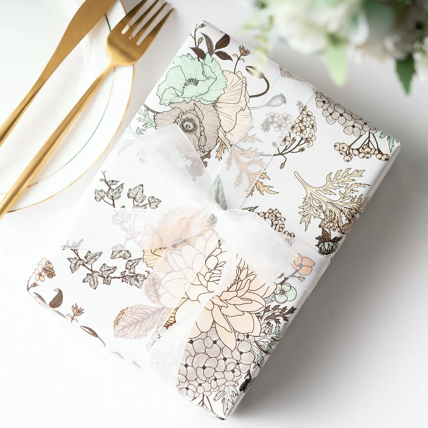 Sketch Floral Wrapping Paper Glossy White with Gold Color on Reverse